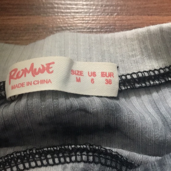 Juniors ROMWE cropped Tee - Picture 5 of 6